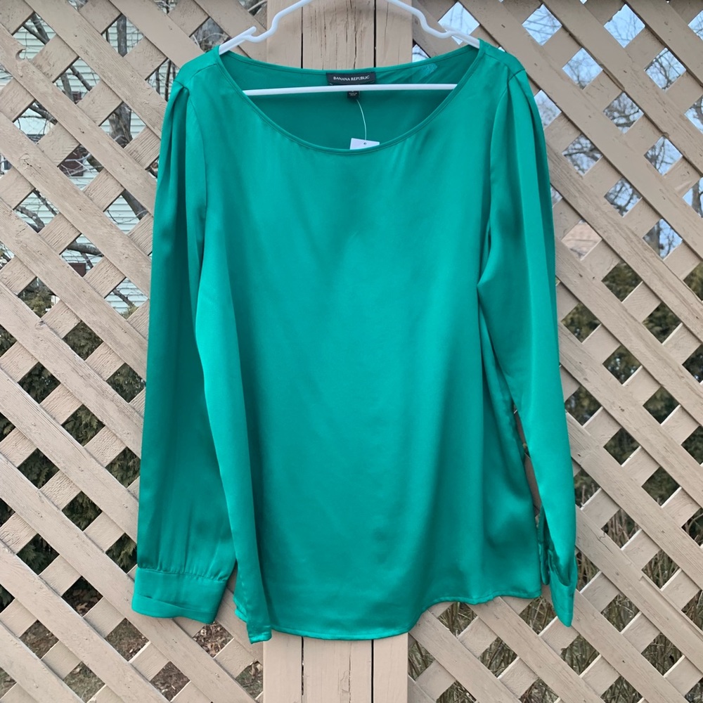 NWT Banana Republic wide neck blouse